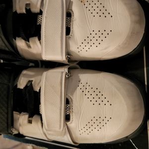Reebok power lifting shoes size 7.5 black and white